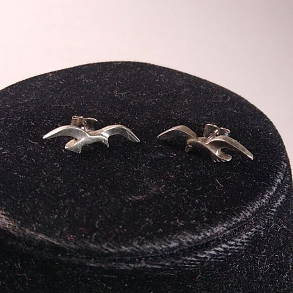 Flying Sea Bird Tern Silver tone metal Necklace and Earrings Nautical - Picture 3 of 9